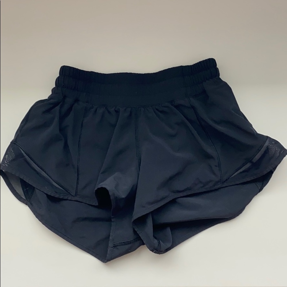Lululemon hotty hot short 2.5”